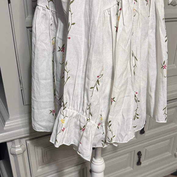 Floral Embroidered White Peplum Blouse by SHEIN Size 1X Curve - Picture 9 of 13